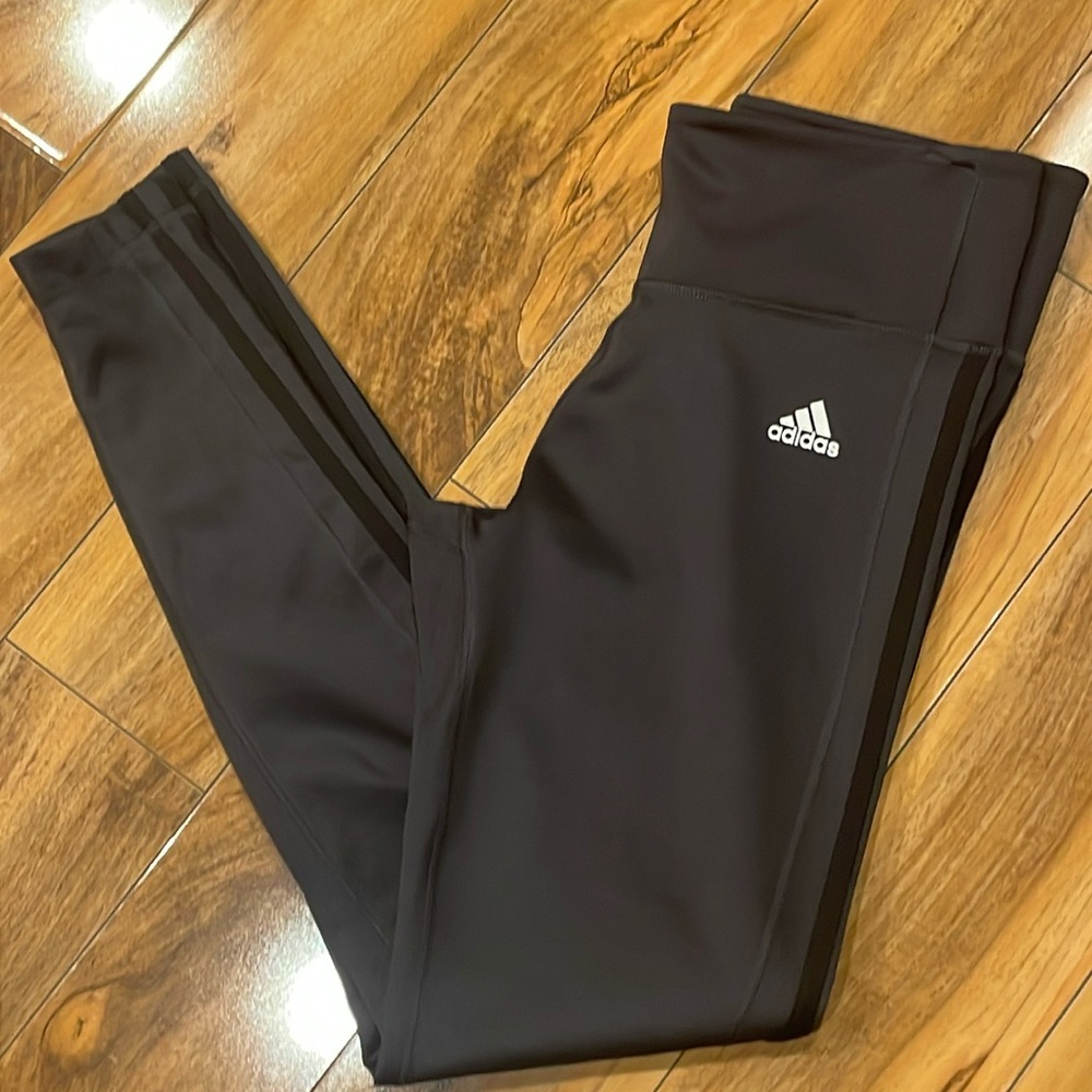 Women’s medium gray and black adidas three stripe climalite leggings NWOT